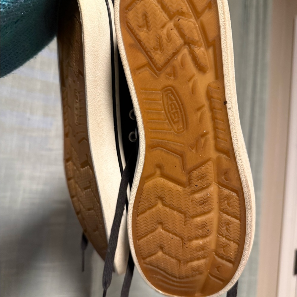 Keen Women’s Black Sneakers - Picture 5 of 5